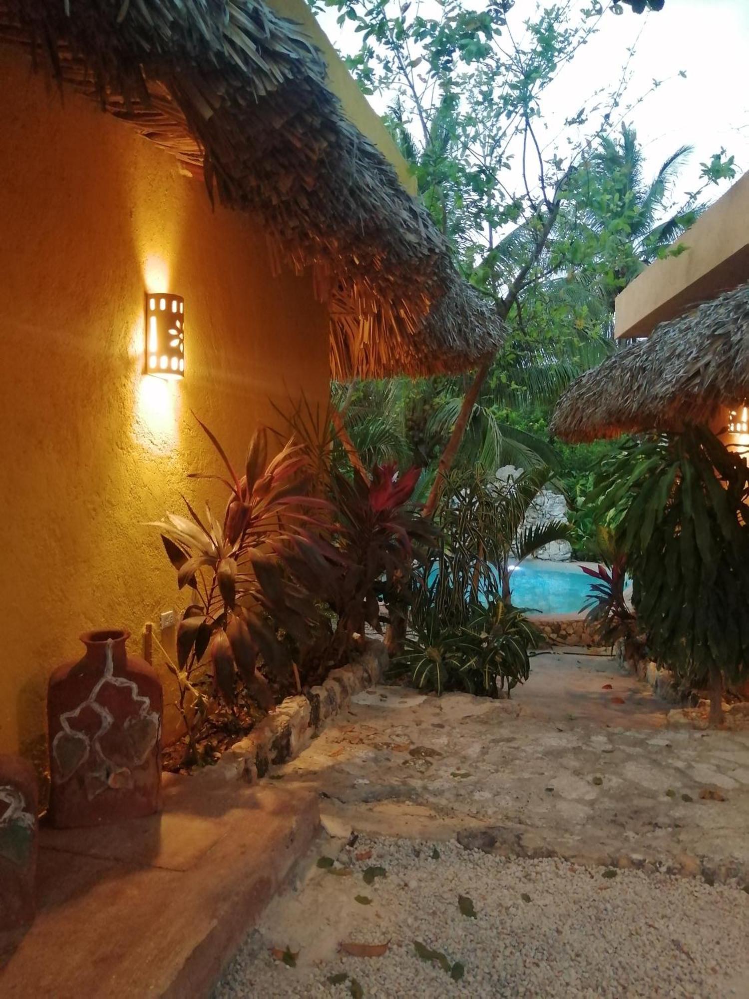 Suites De Piedra Y Colores En Chichen Itza Piste ภายนอก รูปภาพ